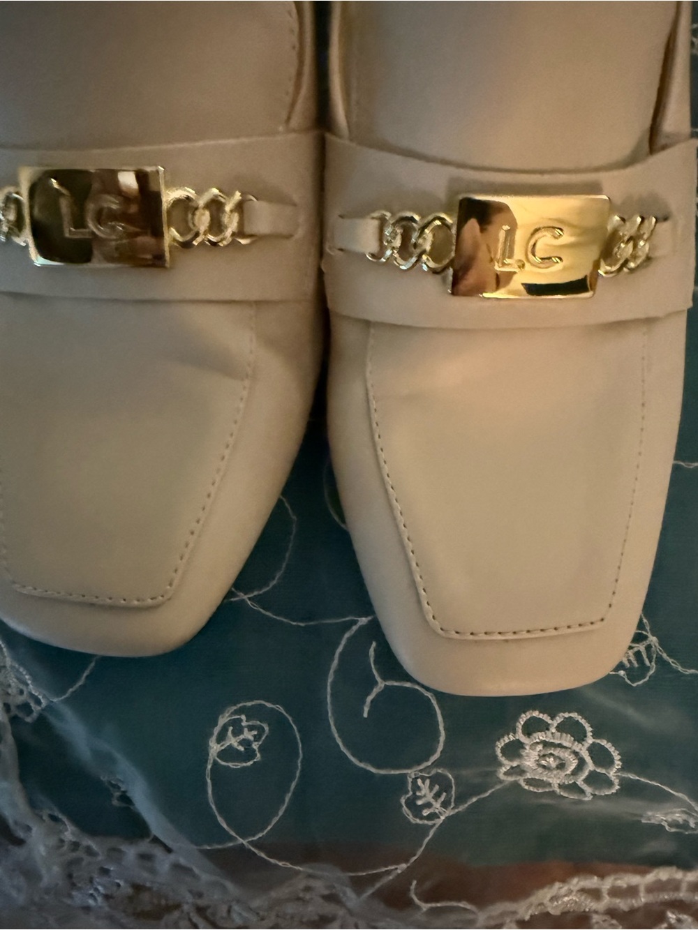 Liz Claiborne beige heals size 8.5 - Picture 5 of 9